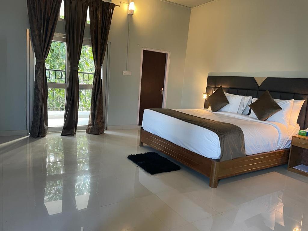 La Colline Resort Kohima Екстер'єр фото
